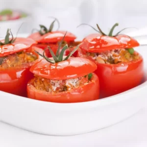 tomates farcies au poulet, bacon et haricots rouges